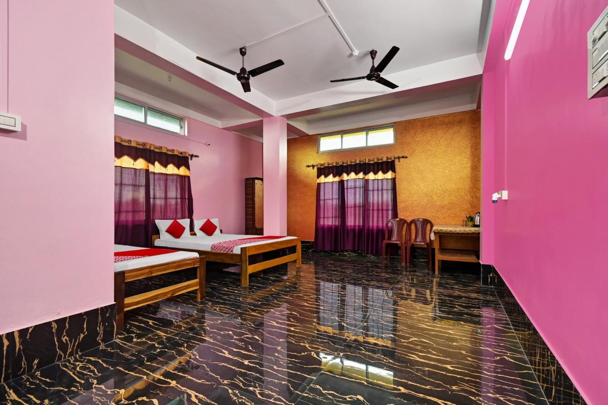 Oyo Flagship The Brahmaputra Homestay Ґувахаті Екстер'єр фото