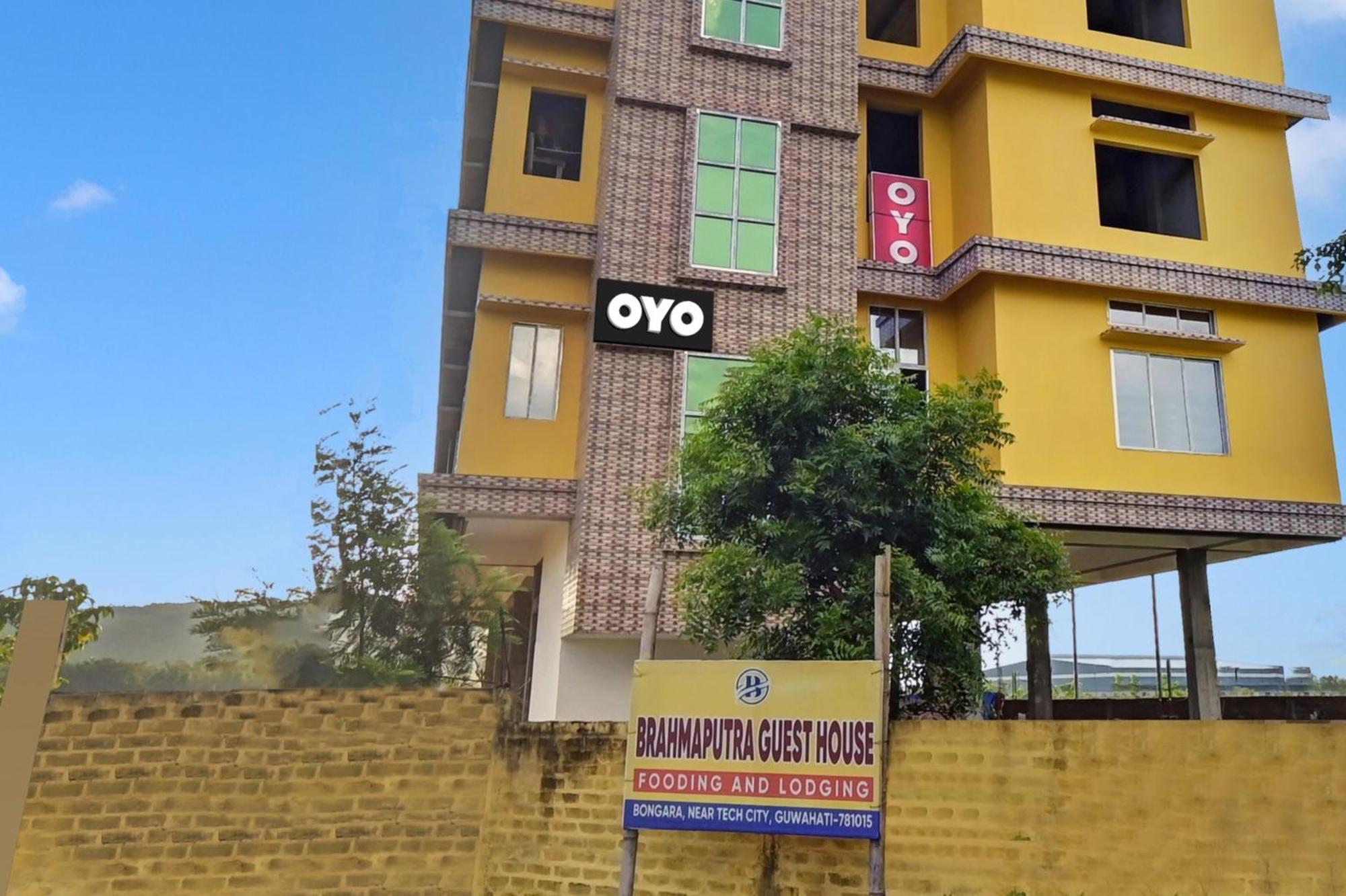 Oyo Flagship The Brahmaputra Homestay Ґувахаті Екстер'єр фото