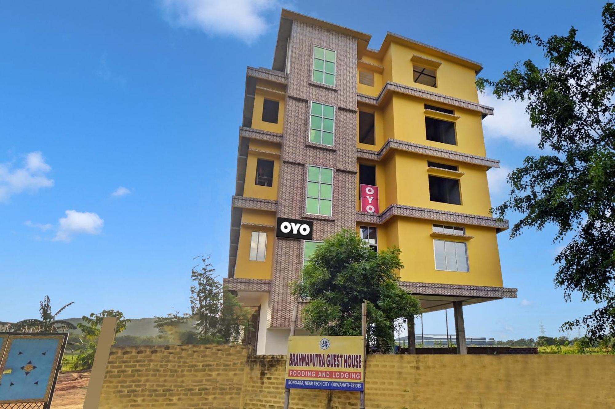 Oyo Flagship The Brahmaputra Homestay Ґувахаті Екстер'єр фото